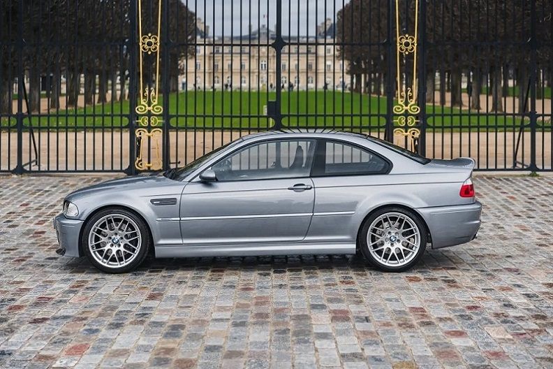 BMW M3 • 2003 • 88,000 km 1