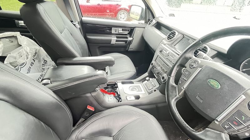 Land Rover Discovery • 2012 • 189,120 km 9