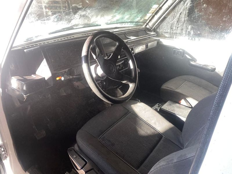 Nissan Patrol • 1990 • 239,000 km 3