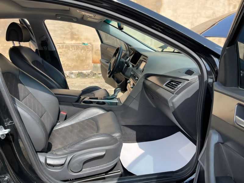 Hyundai Sonata • 2015 • 21 km 4