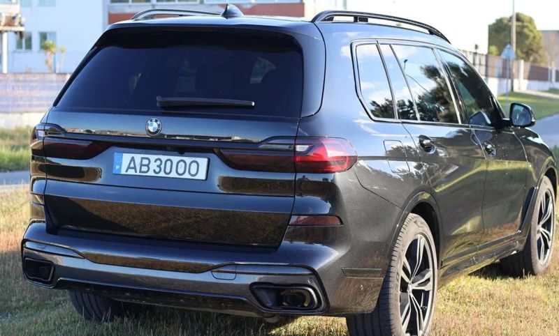 BMW X7 • 2020 • 32,000 km 2