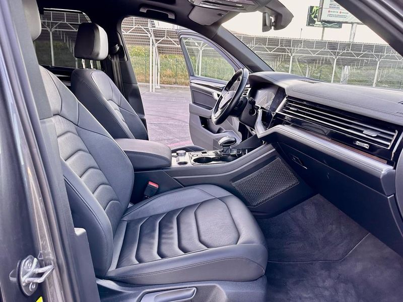 Volkswagen Touareg • 2019 • 160,000 km 10