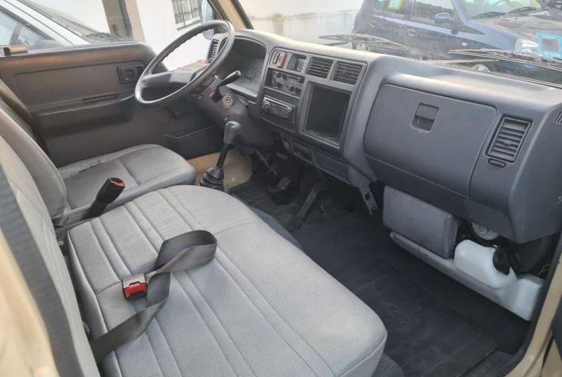 Toyota Dyna • 2001 • 280,000 km 5