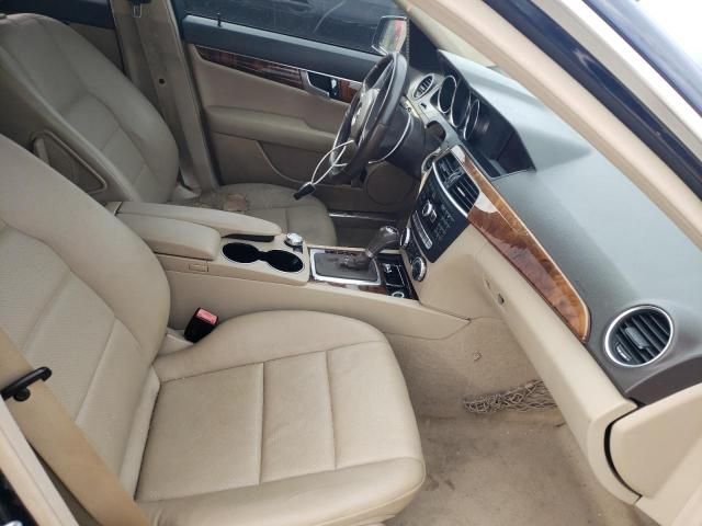 Mercedes-Benz C • 2012 • 9 km 4