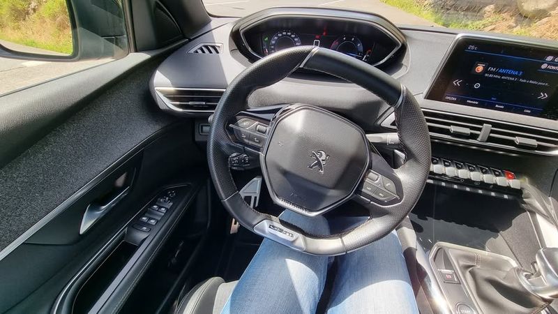 Peugeot 3008 • 2018 • 49,000 km 2