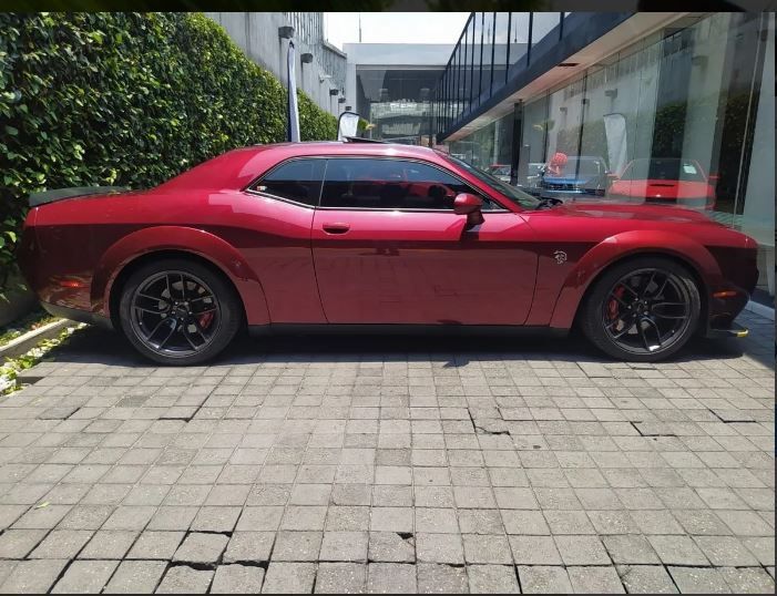 Dodge Challenger • 2019 • 70,000 km 3