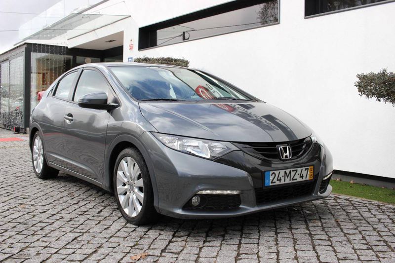 Honda Civic • 2012 • 122,000 km 1