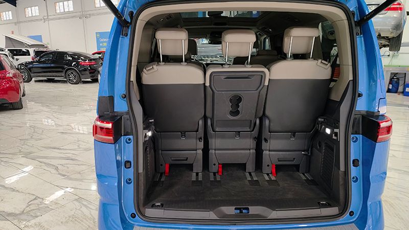 Volkswagen Multivan • 2022 • 48,142 km 23