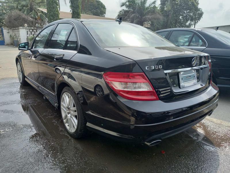 Mercedes-Benz C • 2010 • 69,811 km 7