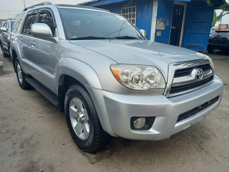 Toyota 4 Runner Limited • 2008 • 67,532 km 9