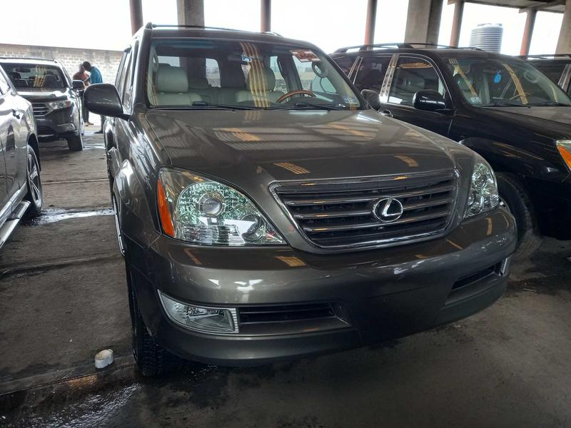 Lexus GX • 2007 • 61,294 km 2