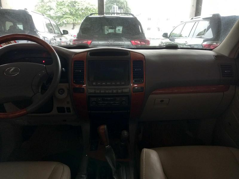 Lexus GX • 2007 • 61,294 km 10