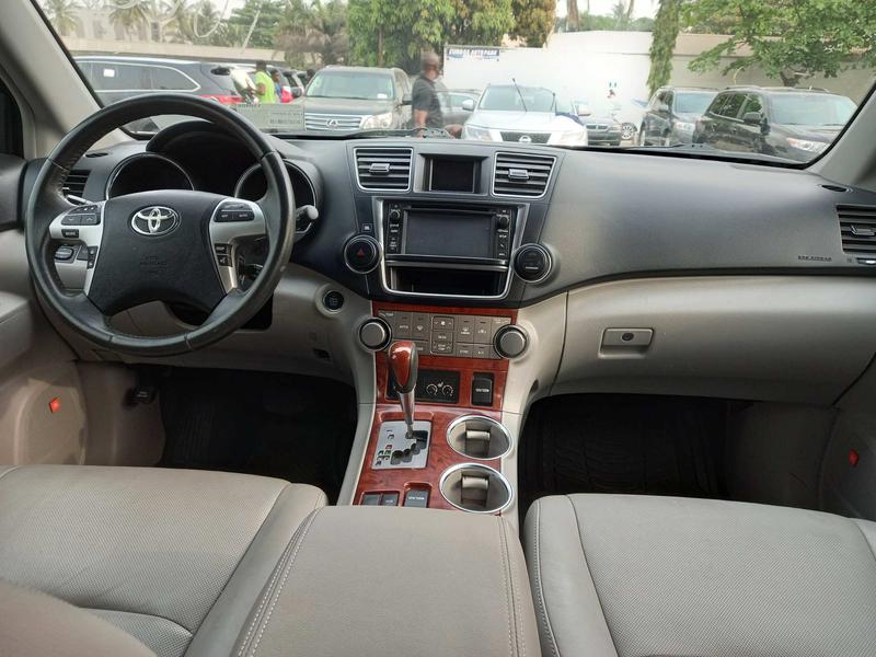 Toyota Highlander • 2013 • 58,219 km 1