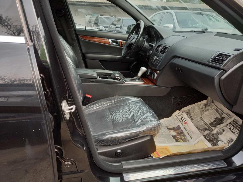 Mercedes-Benz C • 2009 • 68,429 km 10