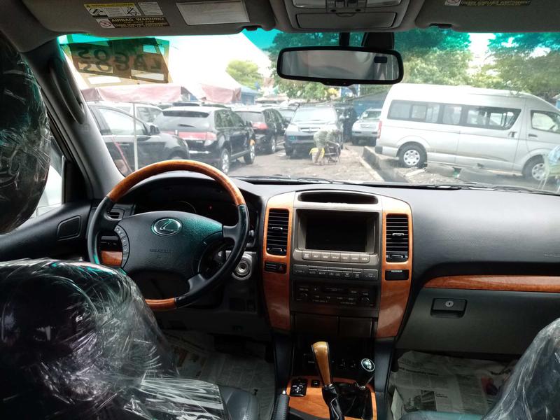 Lexus GX • 2006 • 73,959 km 10