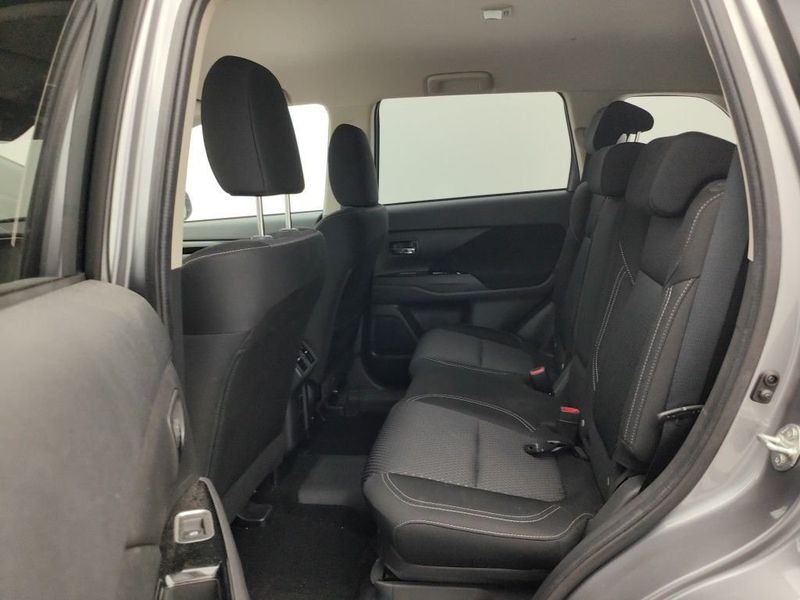 Mitsubishi Outlander • 2021 • 19,700 km 6