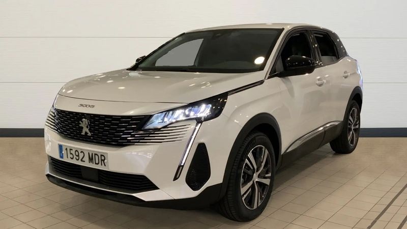 Peugeot 3008 • 2023 • 5,200 km 1
