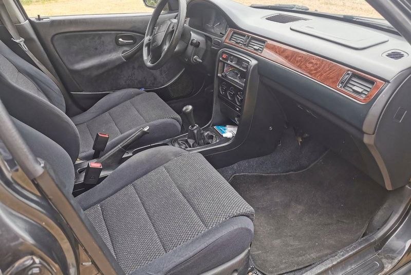 Honda Civic • 1966 • 180,000 km 4