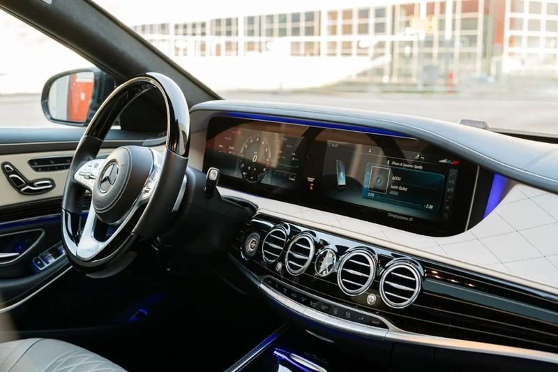 Mercedes-Benz S • 2020 • 140,000 km 4