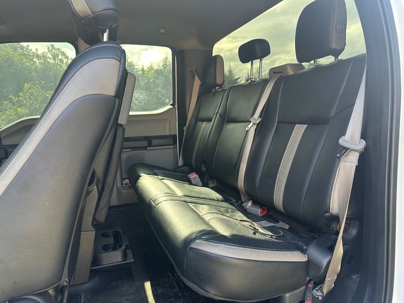 Ford F-150 • 2019 • 147,000 km 4