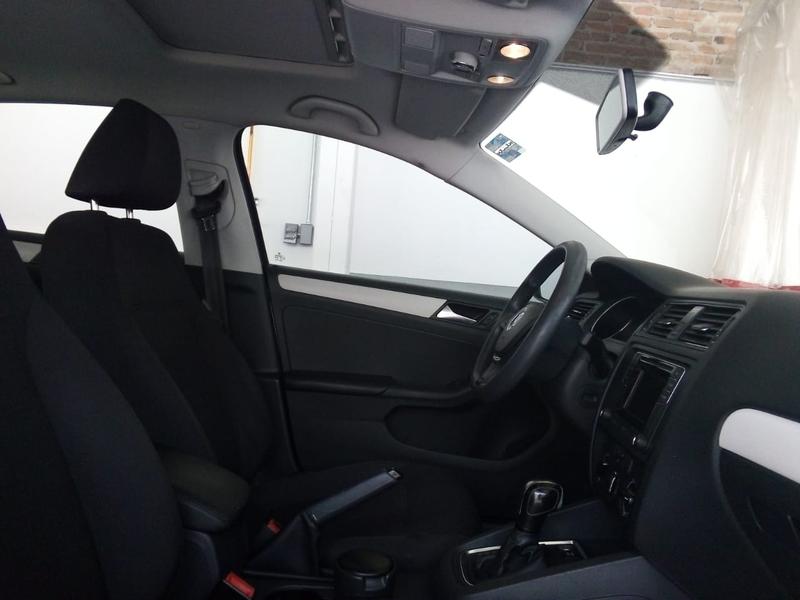 Volkswagen Jetta • 2017 • 63,000 km 6