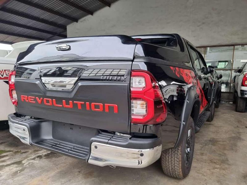 Toyota Hilux • 2023 • 10,000 km 2