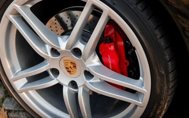 Porsche Cayman • 2009 • 129,000 km 2