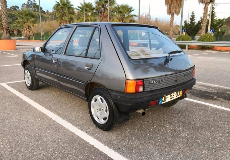 Peugeot 205 • 1988 • 179,000 km 3