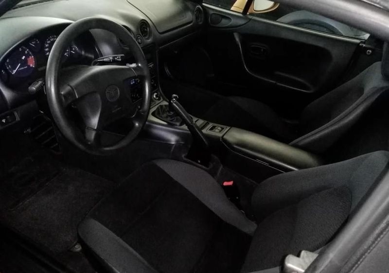Mazda MX-5 • 2000 • 156,713 km 2