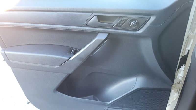 Volkswagen Caddy • 2019 • 72,000 km 7