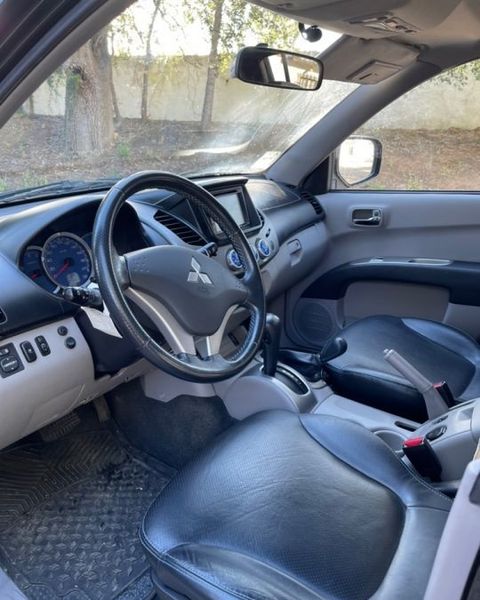 Mitsubishi L200 • 2007 • 65,000 km 4