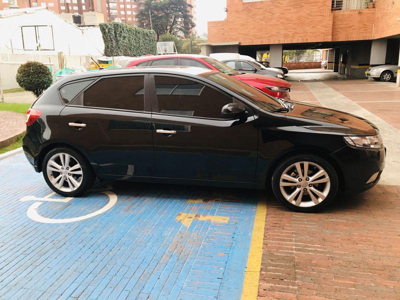 Kia Cerato • 2013 • 111,700 km 4