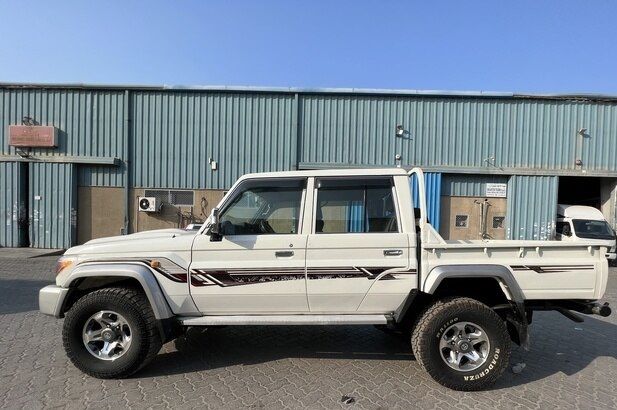 Toyota Land Cruiser • 2020 • 52,000 km 2
