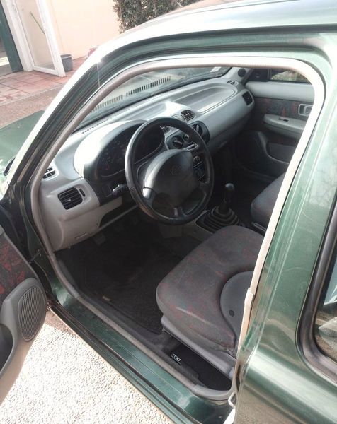 Nissan Micra • 2000 • 200,000 km 4