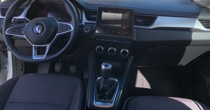 Renault Captur • 2020 • 15,000 km 3