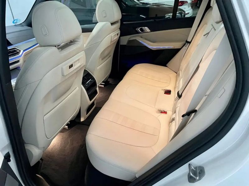 BMW X5 • 2021 • 73,000 km 8