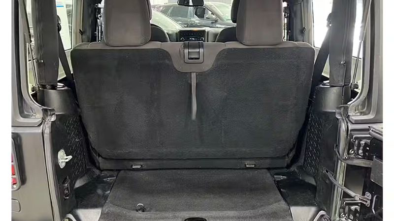 Jeep Wrangler • 2016 • 88,730 km 17