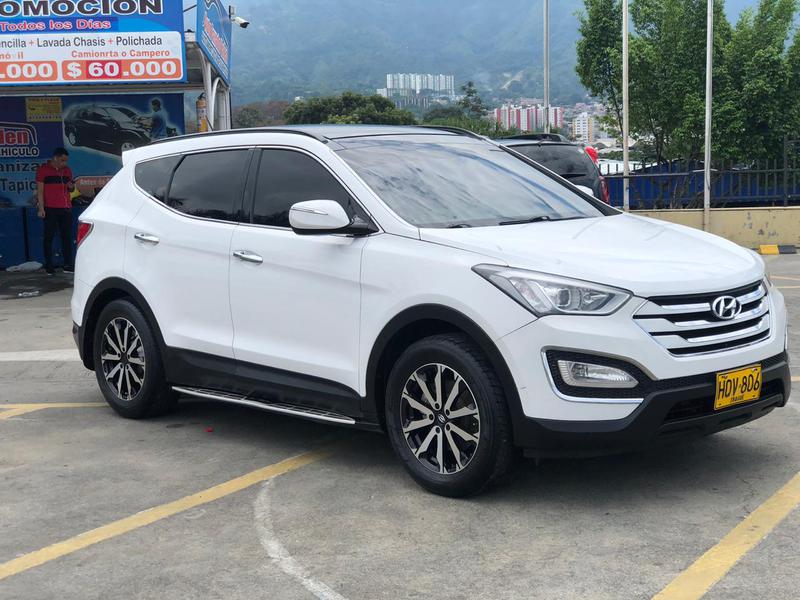 Hyundai Santa Fe • 2014 • 82,000 km 1