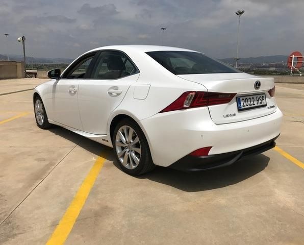 Lexus IS • 2013 • 126,000 km 5