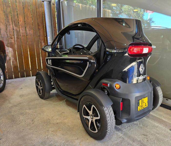 Renault Twingo • 2019 • 19,000 km 11