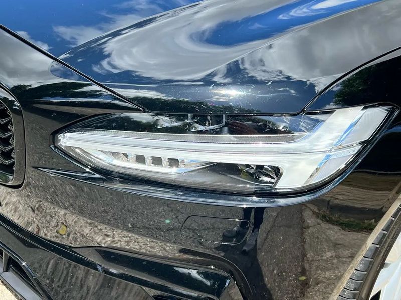 Volvo V90 • 2021 • 120,000 km 4