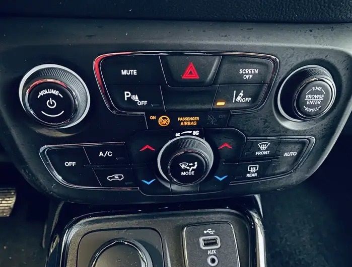 Jeep Compass • 2018 • 95,000 km 4