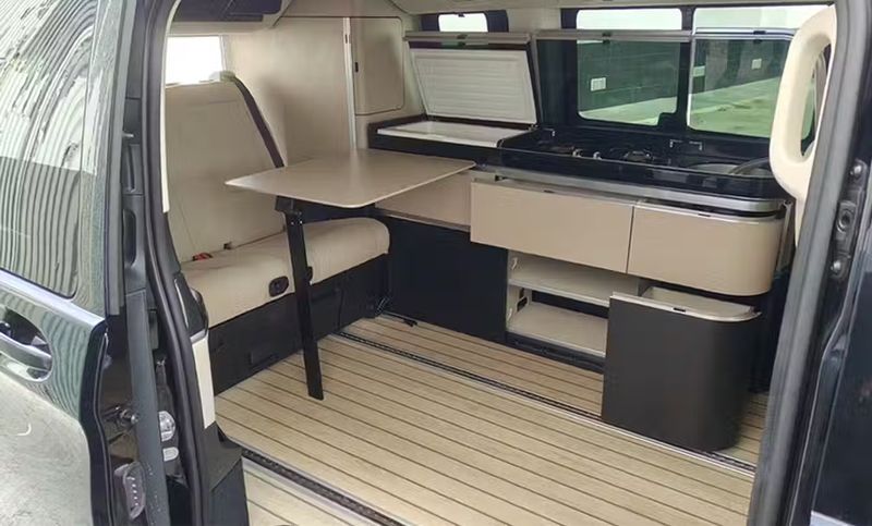 Mercedes-Benz 200 - 300 • 2019 • 76,303 km 5