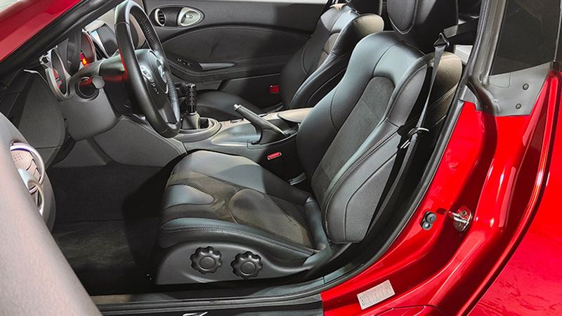 Nissan 370 Z • 2019 • 10,654 km 13