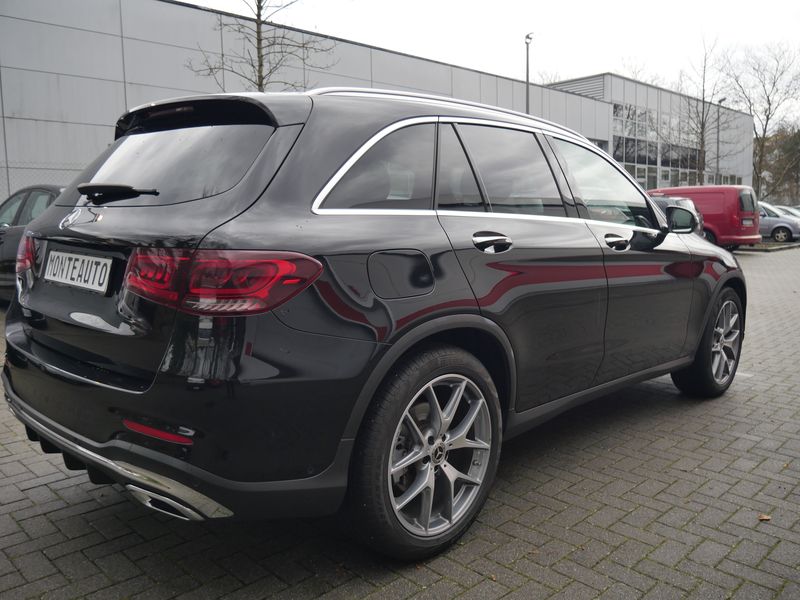 Mercedes-Benz GLC-Class • 2020 • 18,000 km 4
