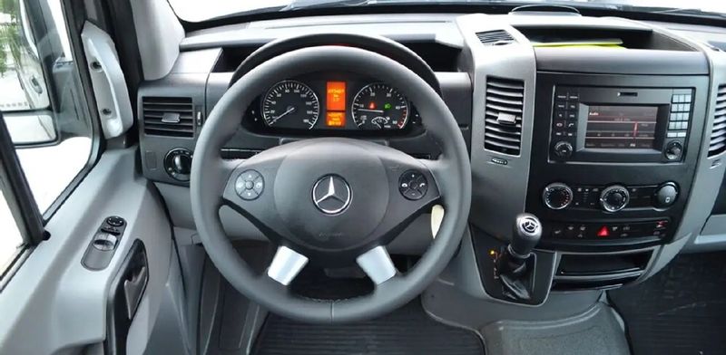 Mercedes-Benz Sprinter • 2016 • 74,000 km 9