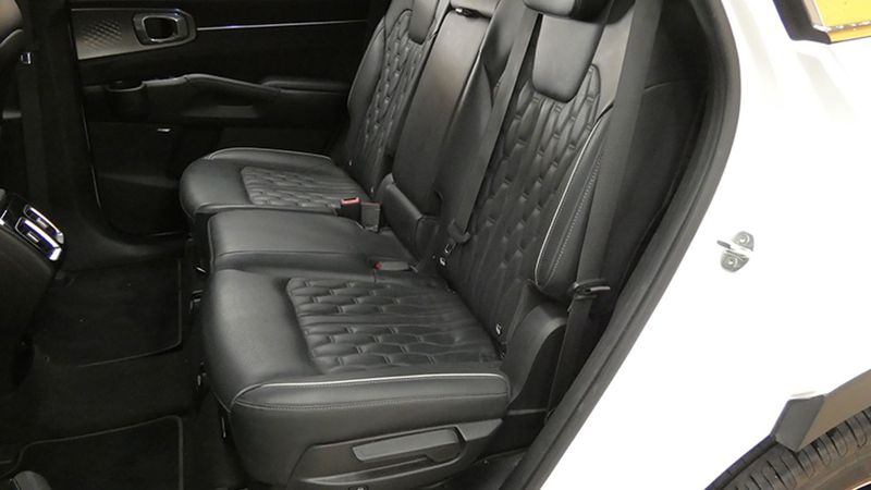 Kia Sorento • 2021 • 65,000 km 4