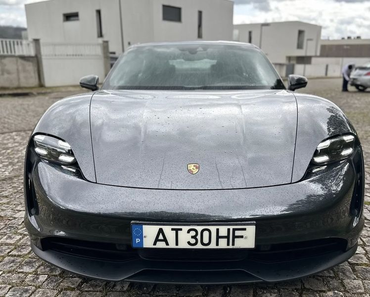Porsche Taycan • 2021 • 89,000 km 4