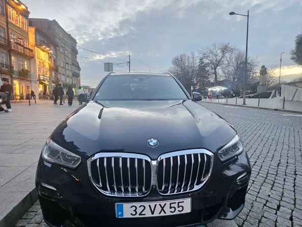 BMW X5 • 2019 • 128,000 km 1