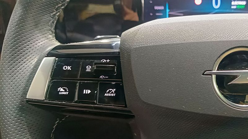 Opel Astra • 2022 • 14,333 km 24